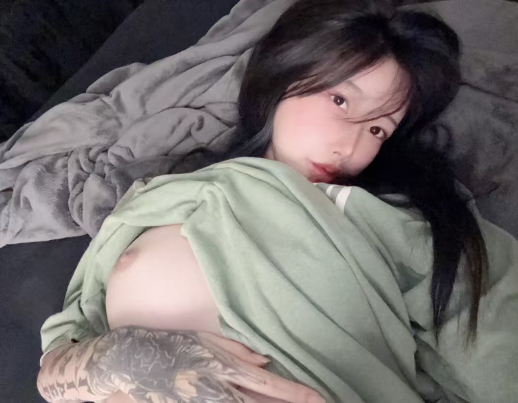 韩漫免费网站无遮挡羞羞漫画-欧美多人野外伦交 - 小鸡AV国内b2**站毛片