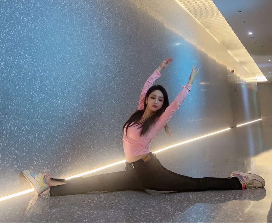 亚洲视频不卡-国产一区二区三区在线 - 小鸡AV甜蜜的惩罚未增删带翻译有翻译樱花