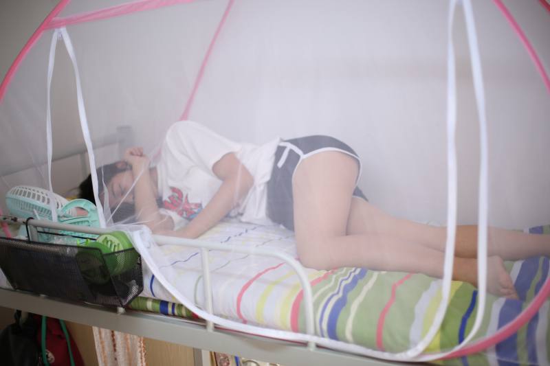 亚洲AV色情偷拍精品-啊边走边做h文太深了h - 小鸡AV公主的腿间舌奴们np肉