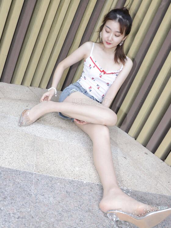 娇妻被两个老头疯狂进出-国内自拍 在线 亚洲 欧美 - 小鸡AV老师你夹得好紧好爽全文阅读