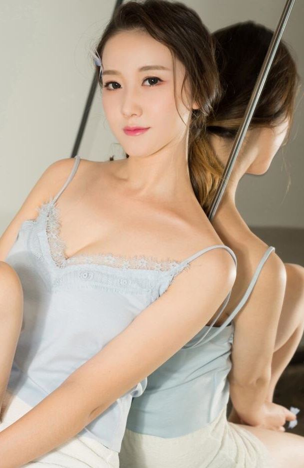 对着岳的大白屁股就是猛-欧美日韩三级 - 小鸡AV男人边摸边吃奶边做视频