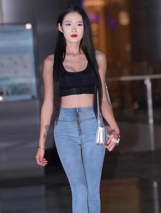 黄蓉襄阳乱肉杂交怀孕系列