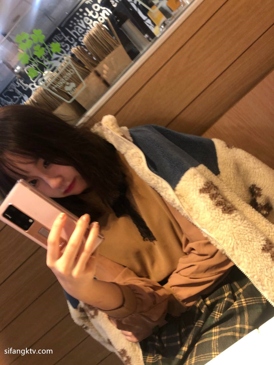 国产精品自在线拍国产-久久久精品视频免费观看 - 小鸡AV娇妻边打电话边呻吟