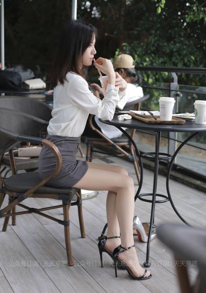 极品美女一区二区三区视频-国产一进一出又大又粗爽视频 - 小鸡AV很污很黄的视频