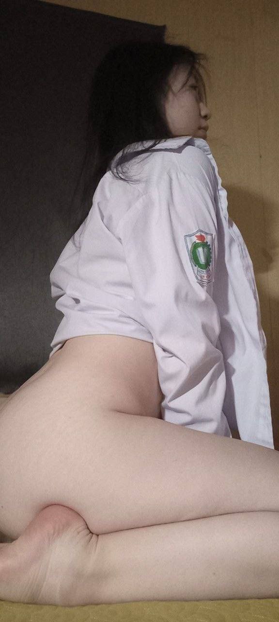 大尺度做爰啪啪床戏男人漫画-国产乱人伦AV麻豆网 - 小鸡AV他的舌头挺进了我下面