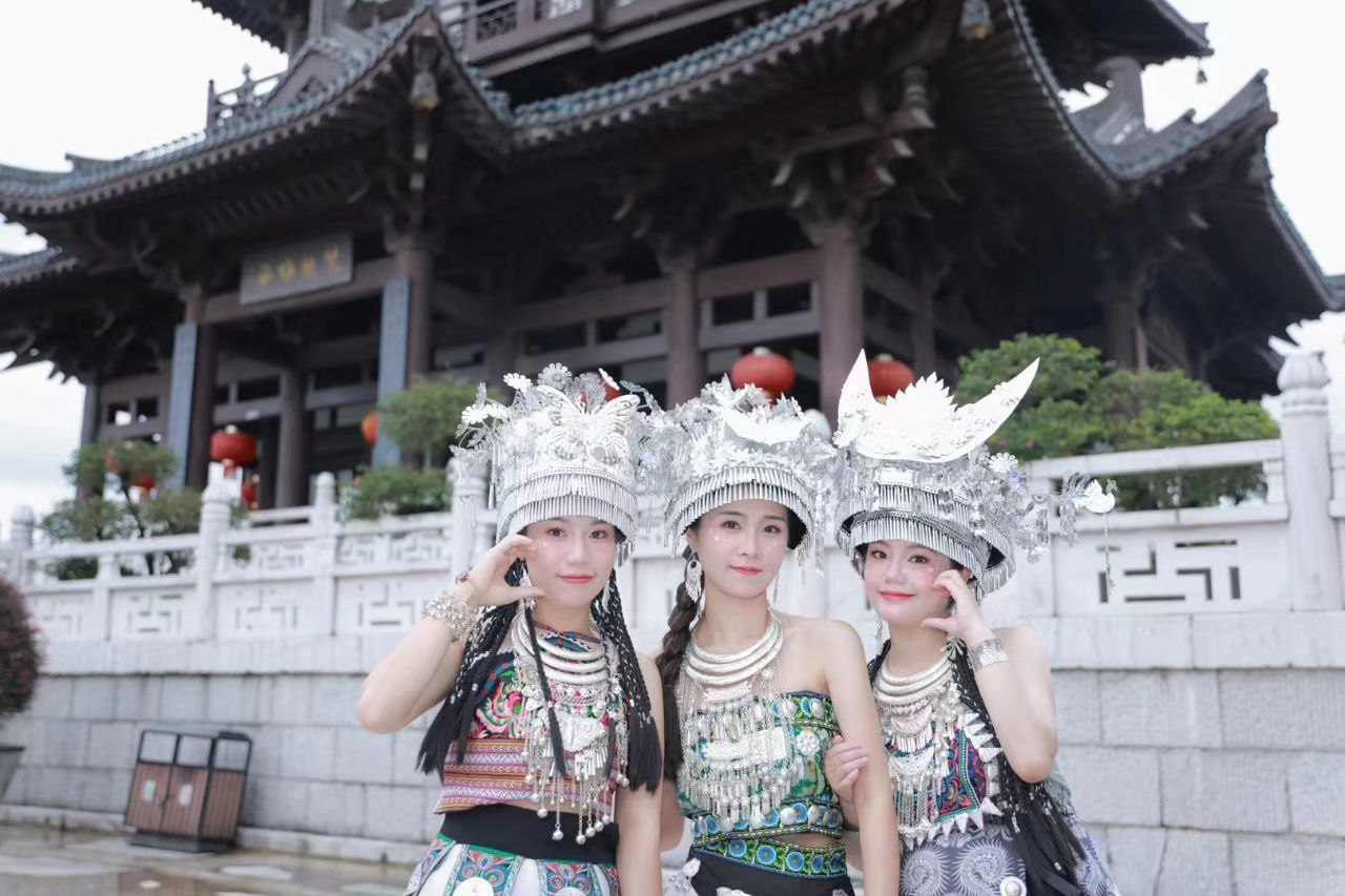 国产日韩免费-一级片播放器 - 小鸡AV猛h辣h高h文湿校园1v1