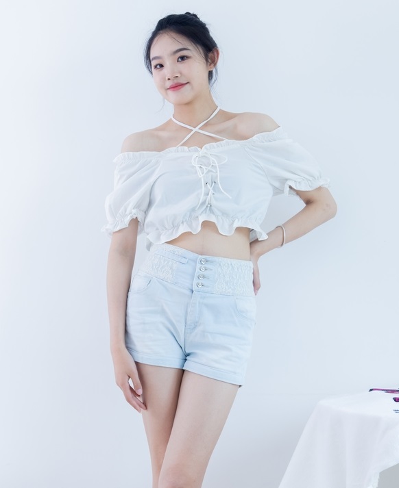 午夜福利影院私人爽爽-乖乖张开腿让我亲欲欲成欢 - 小鸡AV无码AV动漫精品一区二区免费