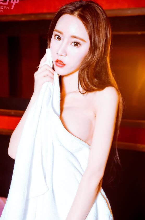 艳妇乳肉豪妇荡乳a亚洲-又黄又刺激的网站 - 小鸡AV韩国床震无遮掩视频