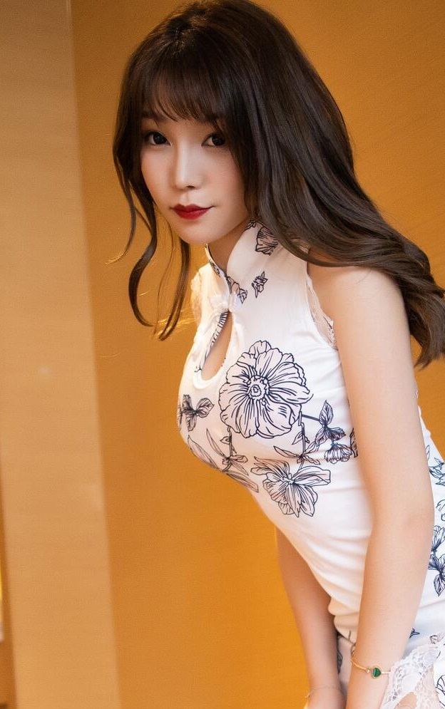 强吻胸摸来摸去胸露来