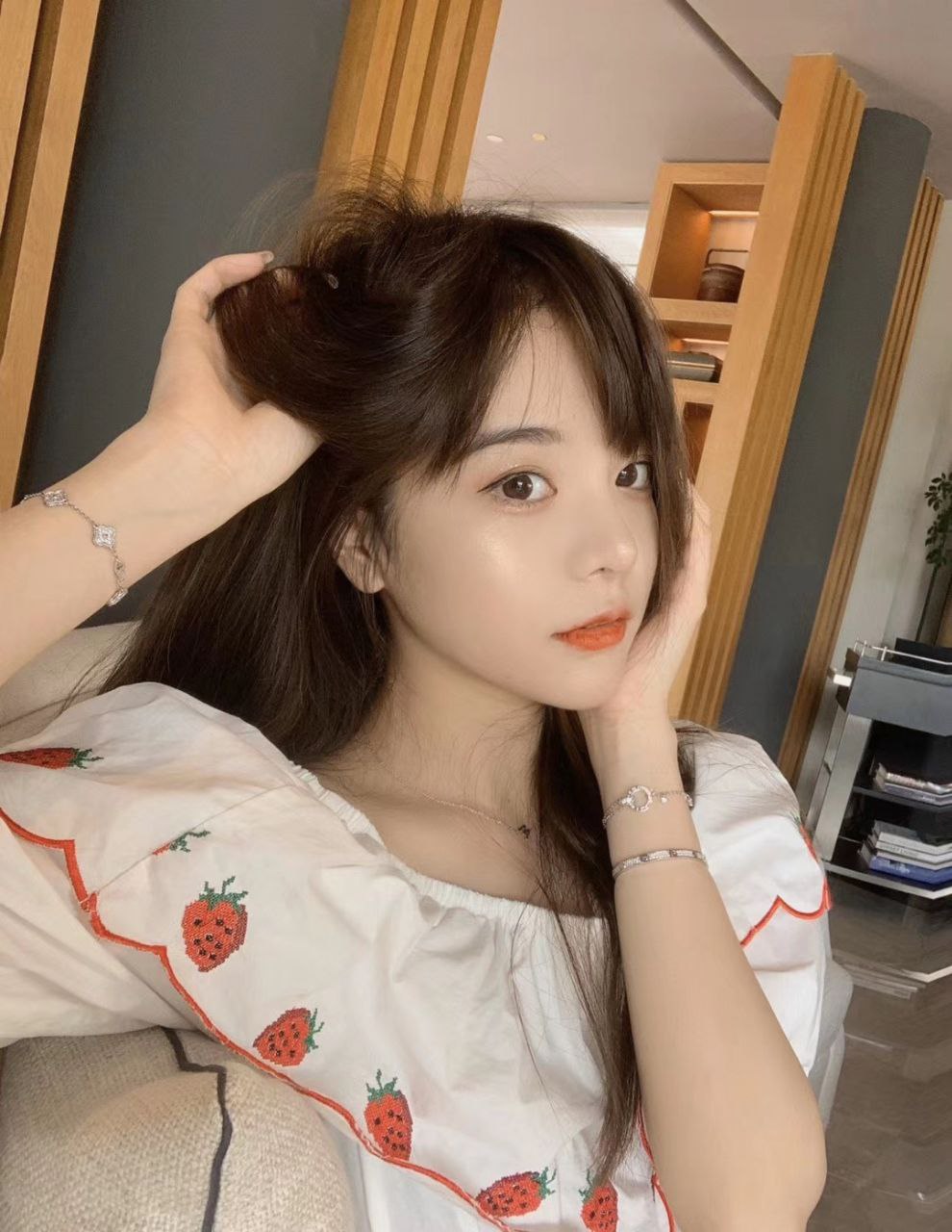 美女主动解开胸罩喂男人吃奶-欧美日韩中文字幕一区二区高清 - 小鸡AV久久青青操