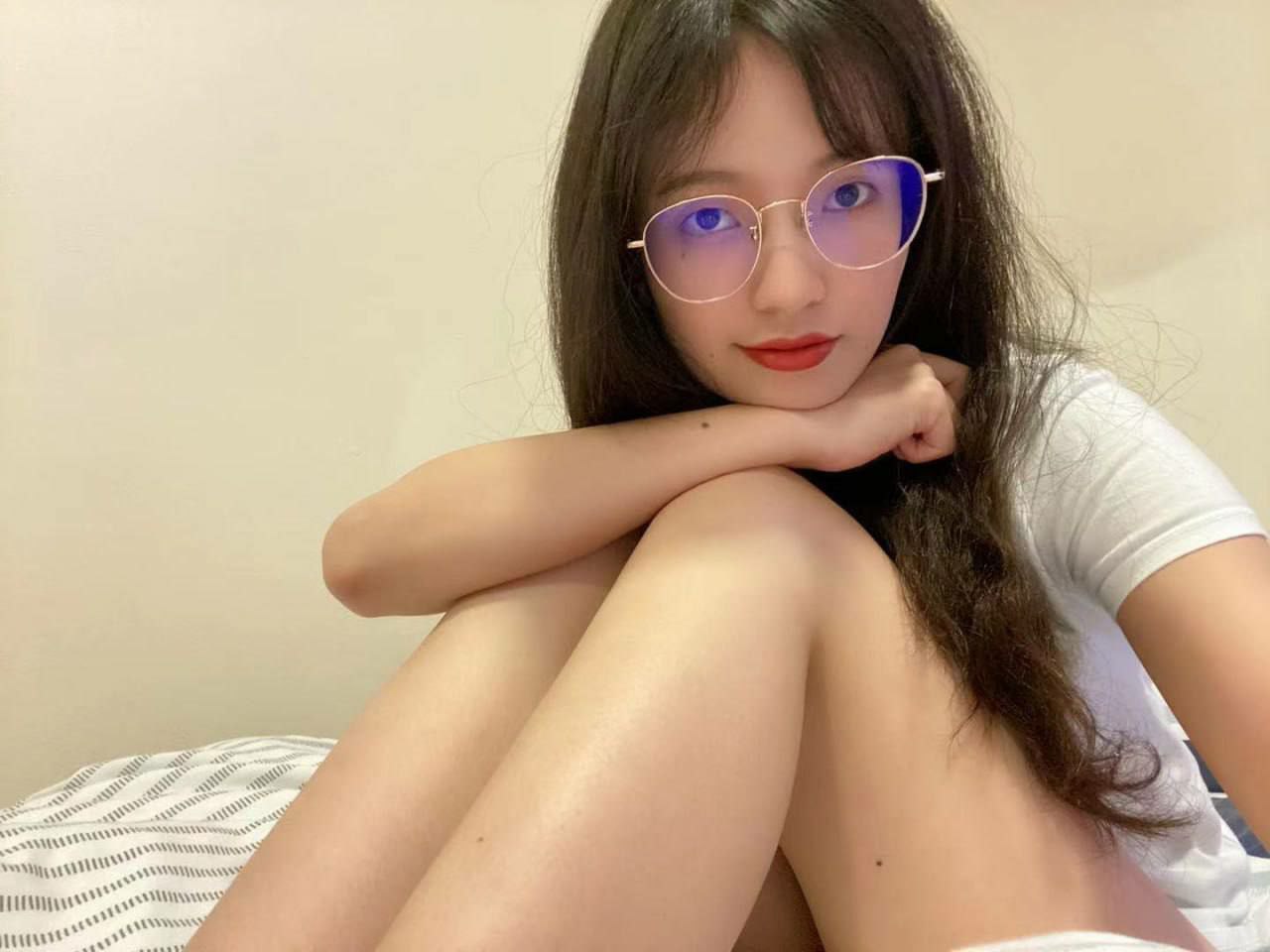 艳妇厨房激情偷换-一女被两男吃奶添下A片V - 小鸡AV啊好深好快噗呲噗呲快一点