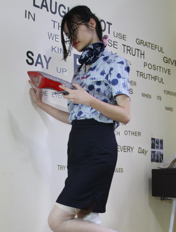 少妇和快递员在做爰-香港三级2017电影 - 小鸡AV国产午夜婷婷精品无码A片