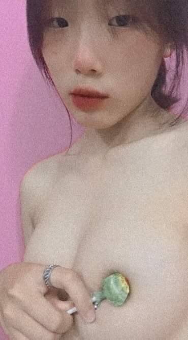 天天看片天天爽_免费播放-美女扒开屁股让男人桶 - 小鸡AV国产一区中文字幕