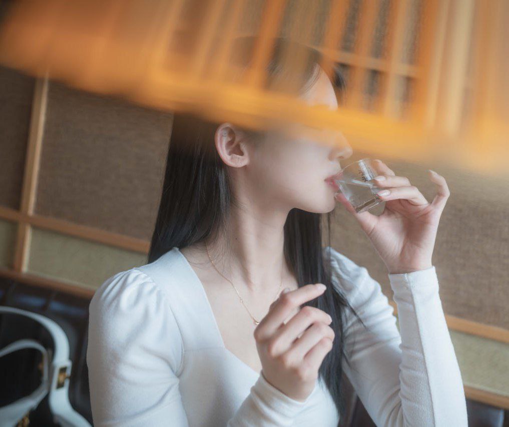 年轻的小姐-中文字幕在线视频网站 - 小鸡AV亚洲成色在线综合网站