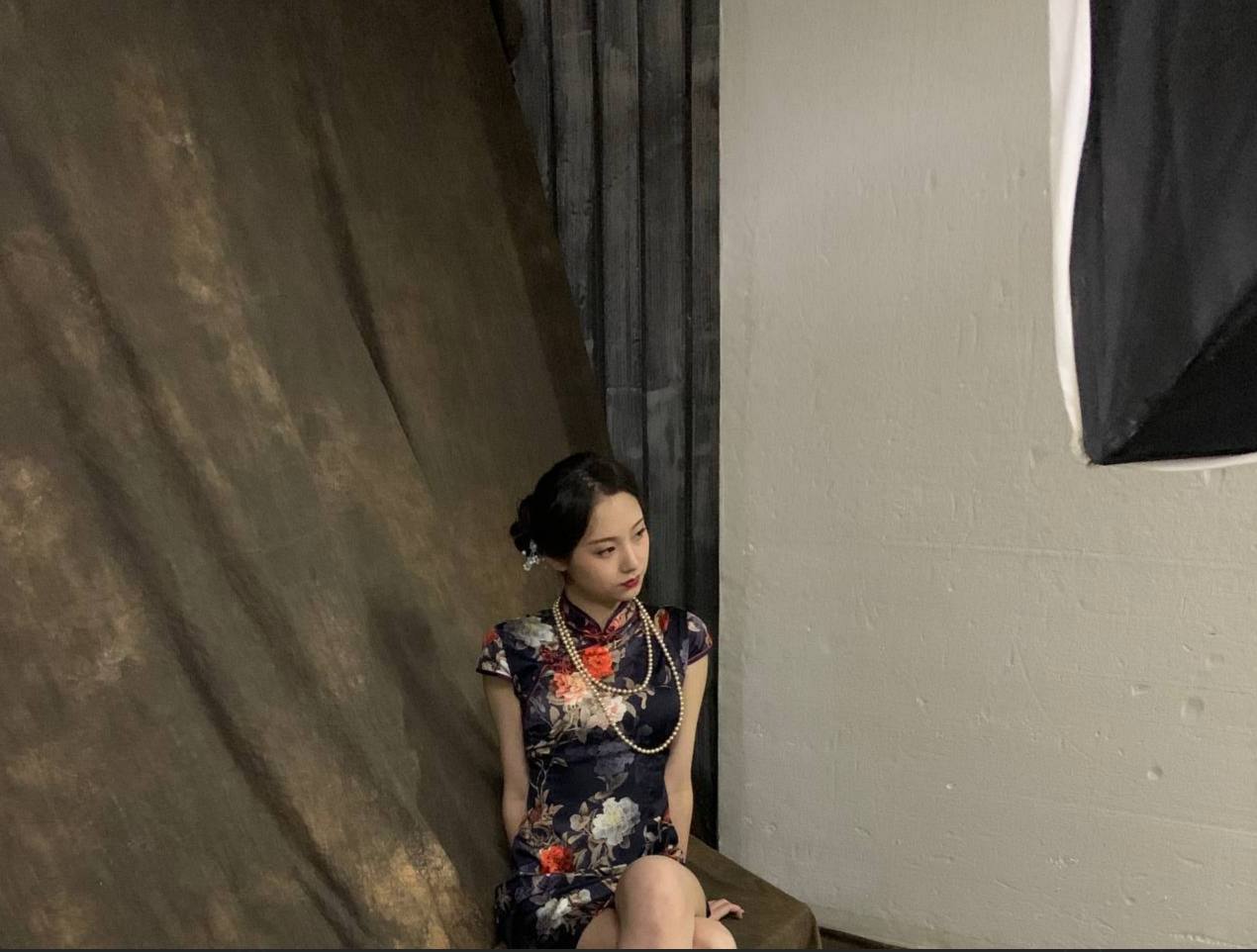 国产亚洲麻豆精品AA片在线观看-我和岳拇一起看A片 - 小鸡AV女人高潮被爽到呻吟的声音