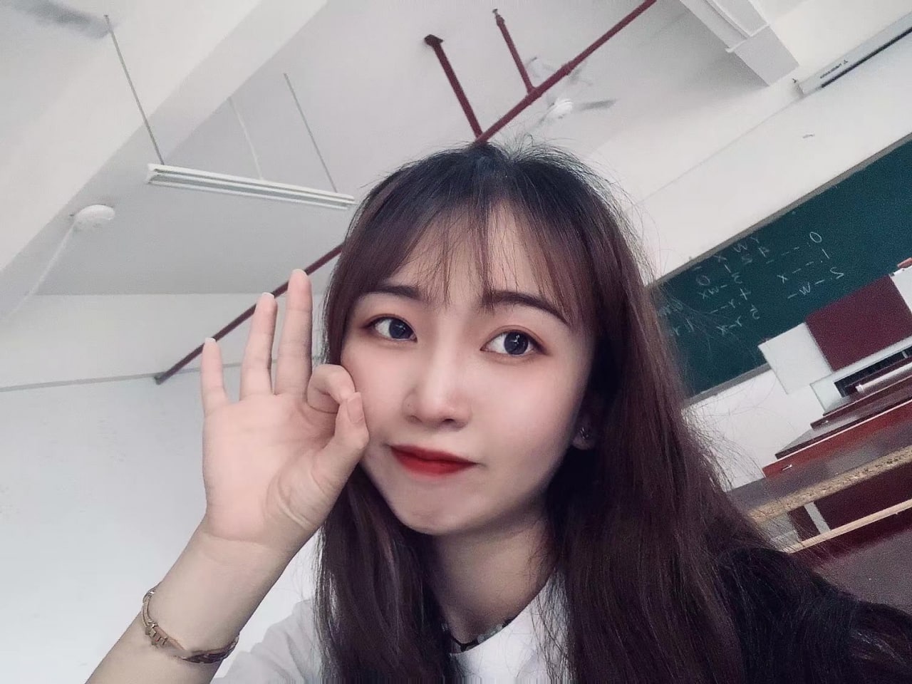 亚洲国产在线-免费一级片视频 - 小鸡AV轻一点好痛好深嗯啊进去了