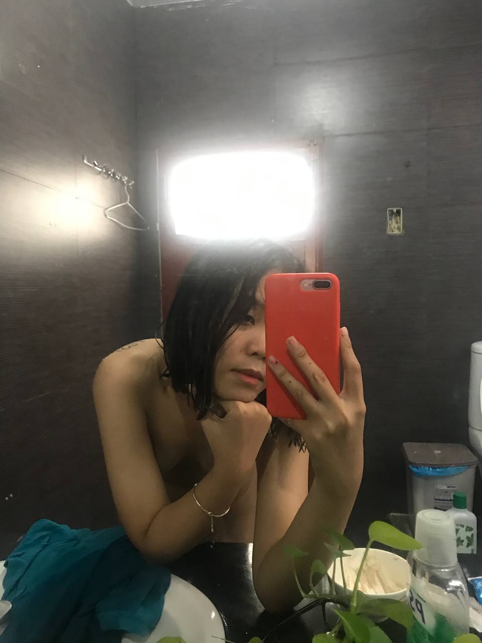 涩涩爱在线撸免费视频-韩国三级《女教师》 - 小鸡AV大白腿美女屁股啪啪网站