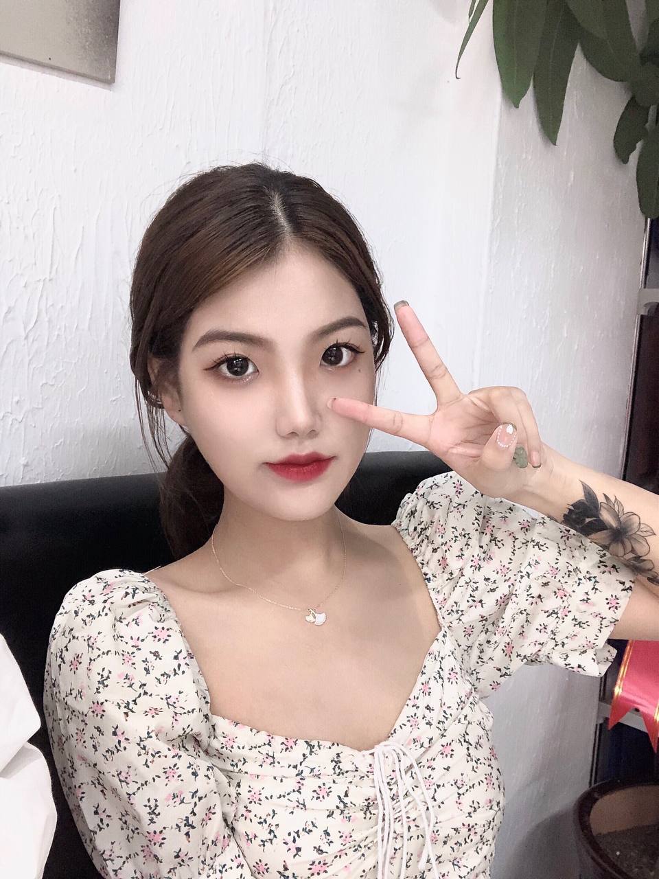 天堂一区二区在线观看-亲胸摸胸视频 - 小鸡AV和公公在船上