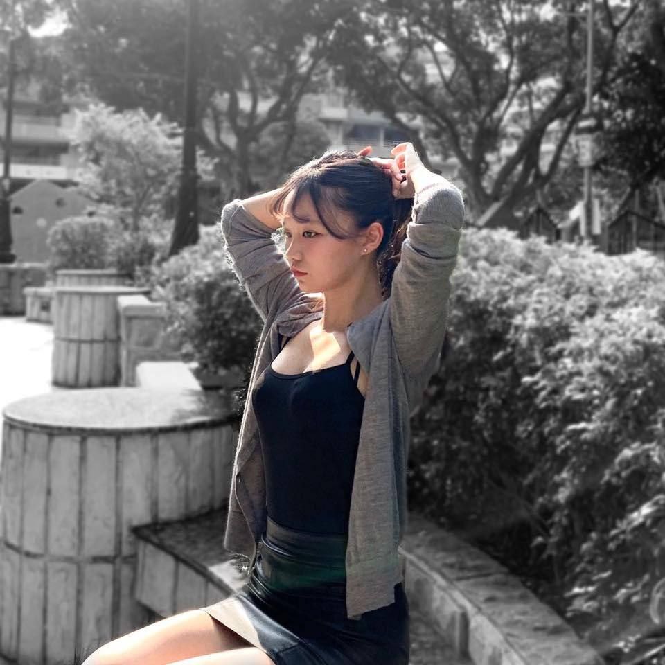 羞羞汗汗YY歪歪漫画AV漫画-一边摸一边揉一边做爽 - 小鸡AV小娥的性荡生活第40章