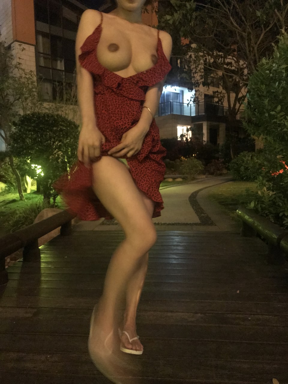 亚洲香蕉综合在人在线时看-欧美日韩精品在线视频 - 小鸡AV欧美日韩人成在线观看