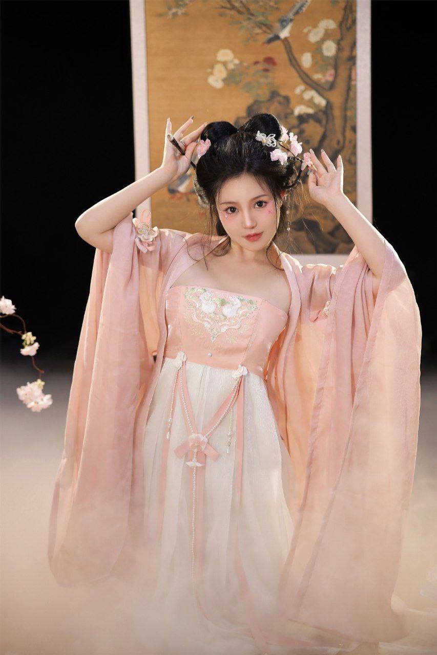 国产亲妺妺乱的性视频-一区国产传媒国产精品 - 小鸡AV美女的胸无遮挡无内衣无马赛克