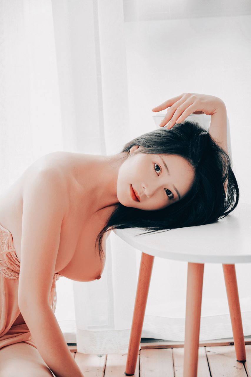 被两个男人轮流的舒服-赤裸裸的人性照片 - 小鸡AV成熟美妇雪白的大肉臀小说网