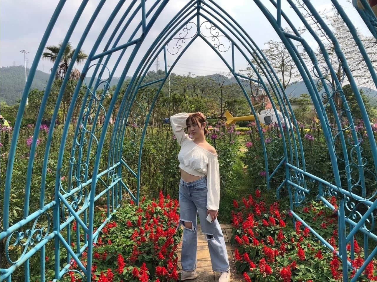 日本无码特黄午夜视频在线观看-美女裸免费观看网站 - 小鸡AV三个黑人玩一个女4P文