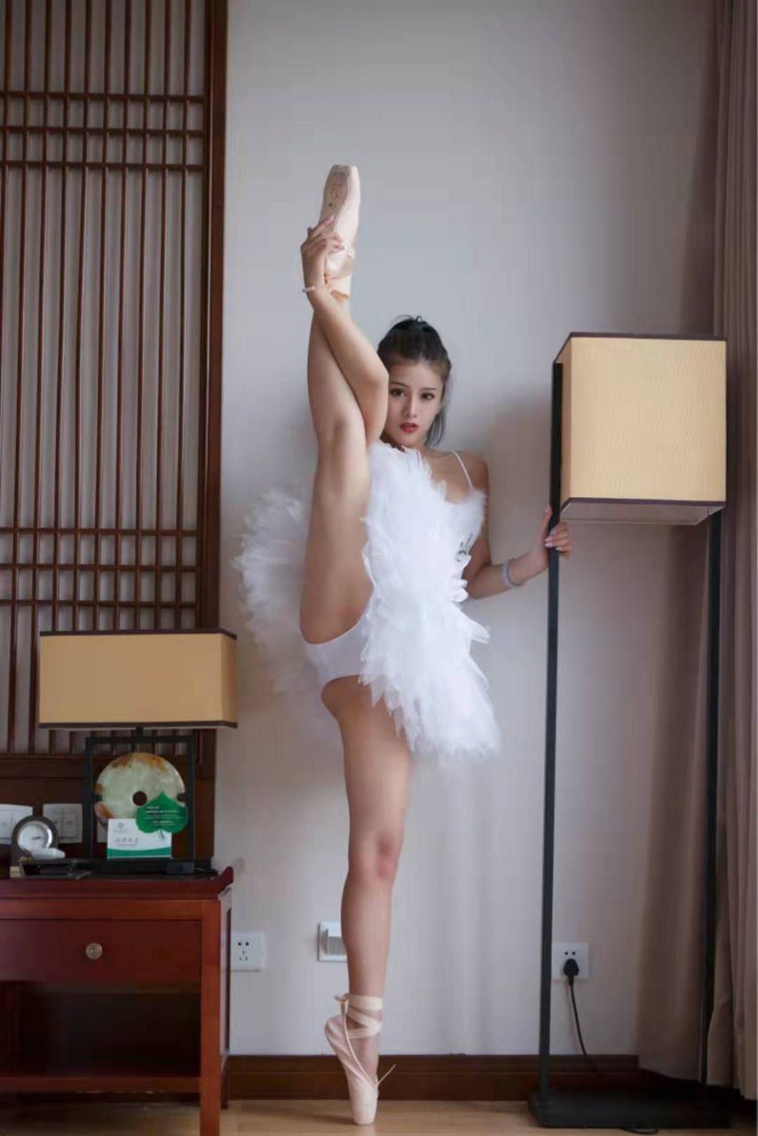 无码丰满人妻熟妇区-高黄H文各种姿势PLAY道具1V1 - 小鸡AV武侠艳妇屈辱的张开双腿