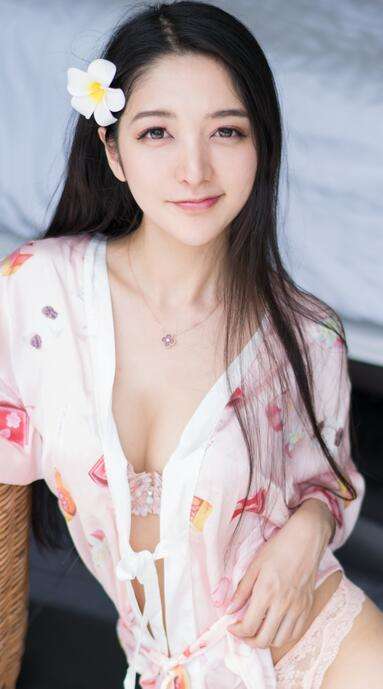 秋霞伦理手机在线看片-日韩插啊免费视频在线观看 - 小鸡AV他的舌头挺进了我下面