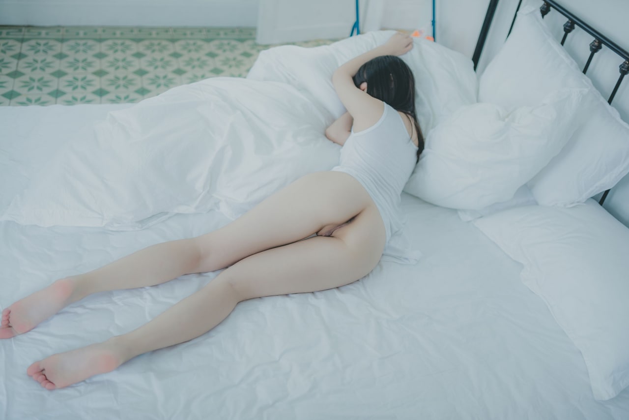 亚洲国产综合在线-老师掀起蕾丝短裙让我进去 - 小鸡AV精品伊人久久大线蕉色首页