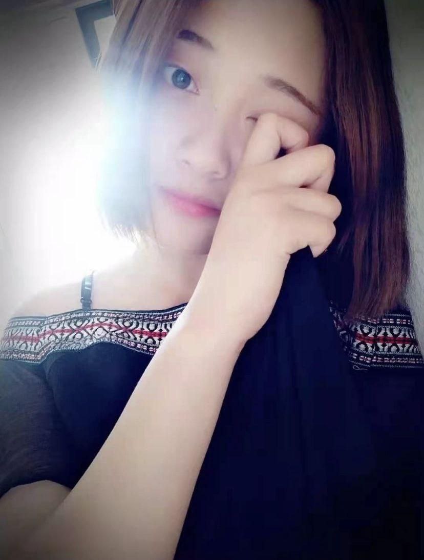 在客厅偷偷玩H-影音先锋av不撸 - 小鸡AV女人被狂C躁到高潮失禁