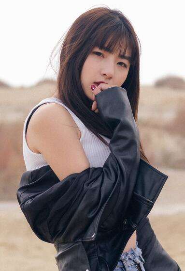 给岳m洗澡忍不住做了视频