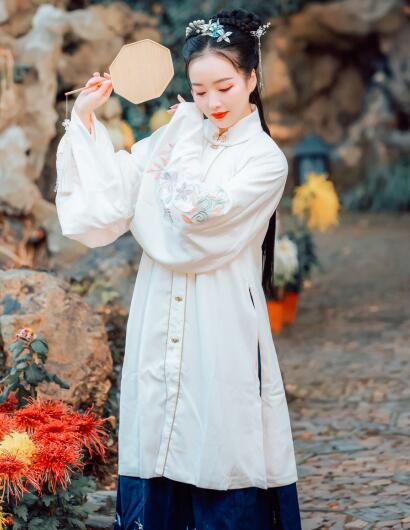 天天在线综合网-麻豆av18 - 小鸡AV超级车上乱淫伦小说全集