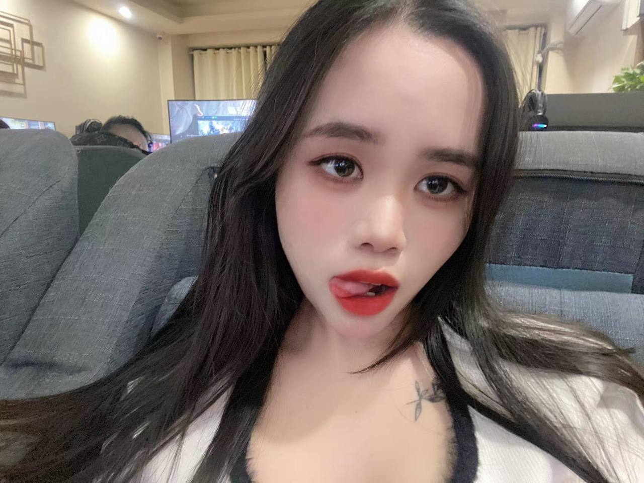 我和小伙子作爱时高潮-亚洲免费三级电影 - 小鸡AV亚洲精品深夜AV无码一区二区