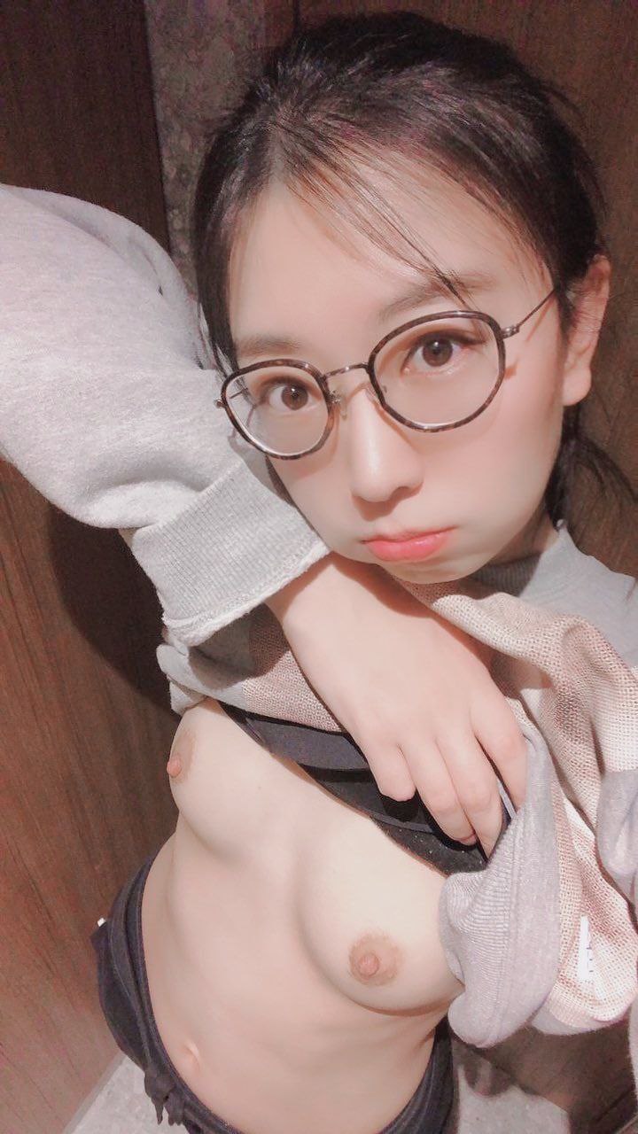 久久伊人免费视频-日本边吃奶边做爽视频 - 小鸡AV国产精品夜色视频一级区