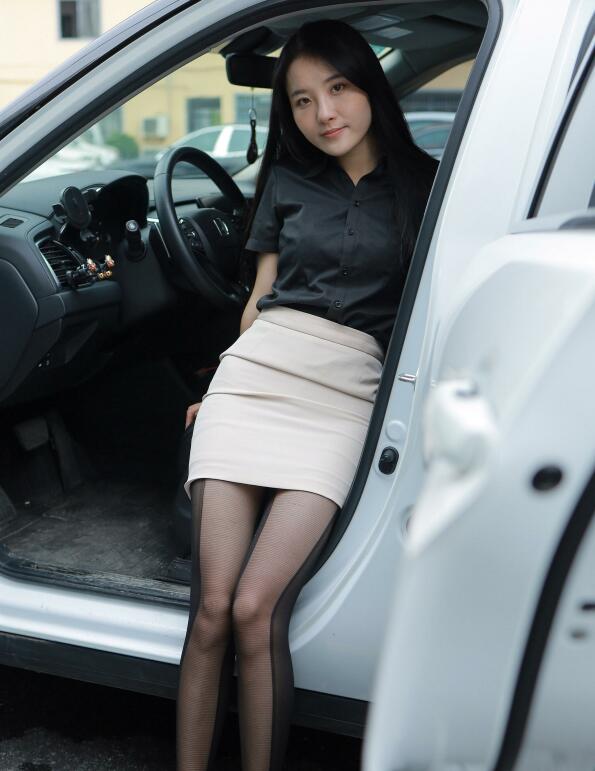 欧美 xxxx18性欧美-娇妻玩4P被三个男人伺候电影 - 小鸡AV色情欧美片午夜国产特黄