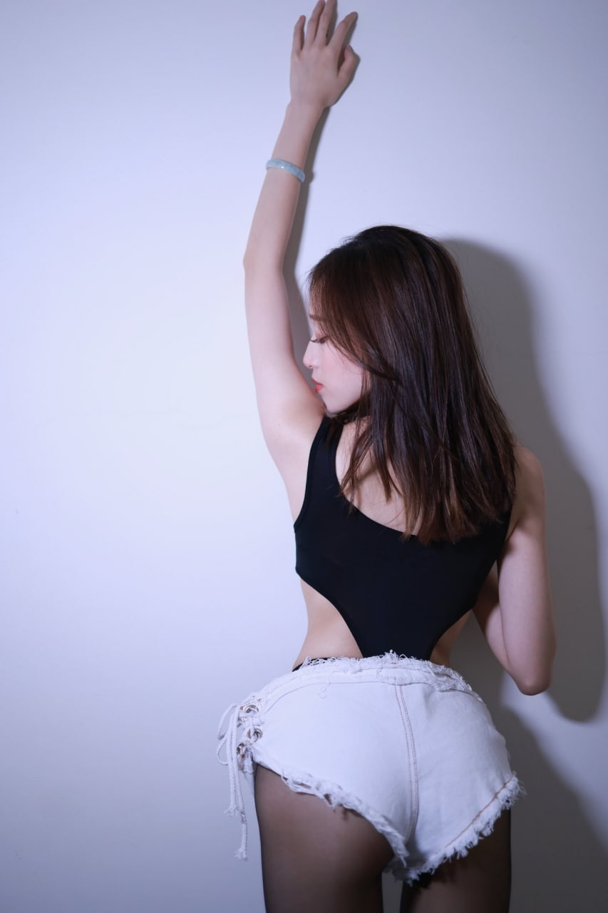 风韵饥渴的中年富婆偷人视频-公交车上操良家妇女 - 小鸡AV猛烈顶弄H禁欲医生H