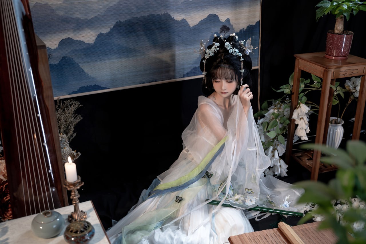 欧美专区在线-黄色aaa级片 - 小鸡AV漫画美女让男人揉胸