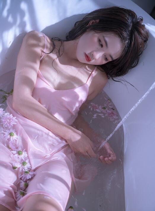 丰满的继牳2-看国产毛片 - 小鸡AV一道精品视频一区二区三区图片