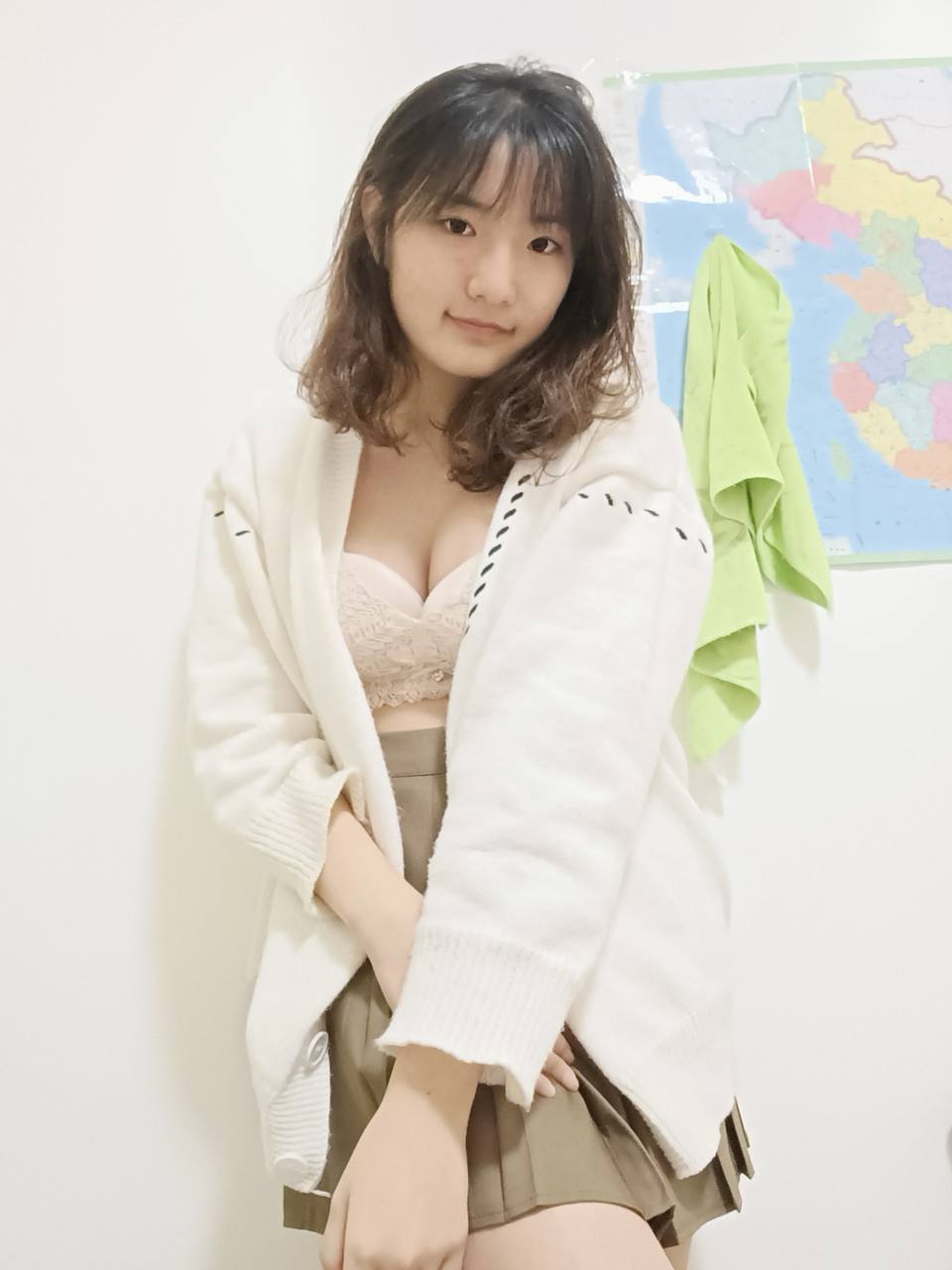 岛国二区三区-在线黄色网 - 小鸡AV年轻的母亲3免费看