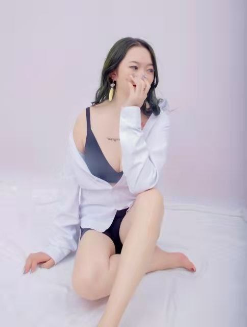 日韩免费不卡-继母的朋友们 - 小鸡AV欧美日一级片