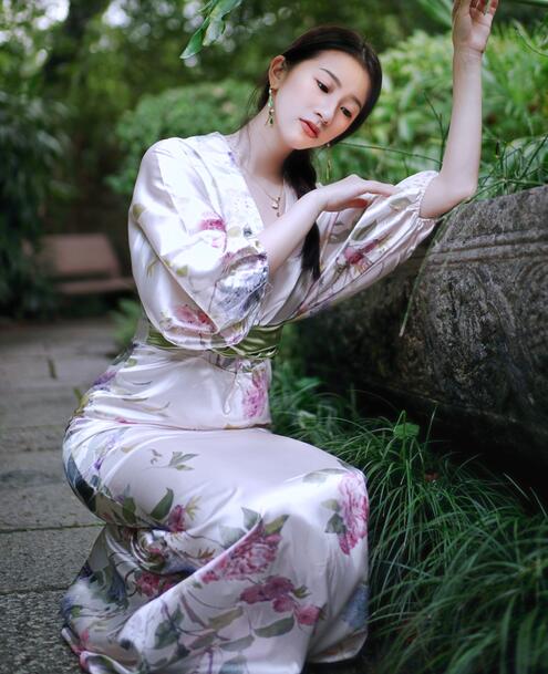 年轻的馊子9完整版视频-国产在线黄色 - 小鸡AVZOZOZO另类人禽交