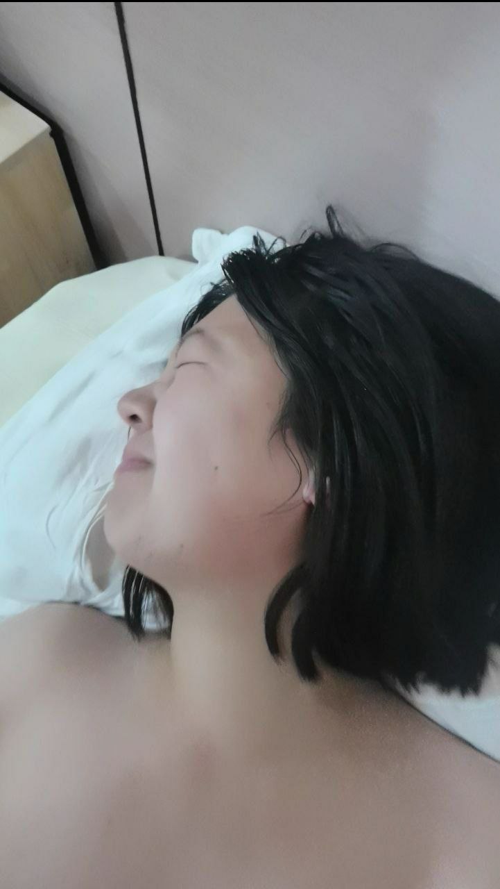 浴室边摸边吃奶边做边爱-30岁少妇一摸就出水了 - 小鸡AV好硬啊进去太深了A片