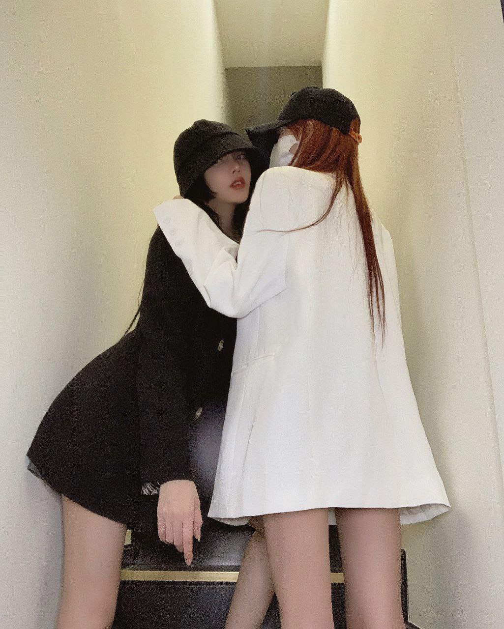 法国色情HD巜安娜情欲史-大胸美女脱内衣黄网站 - 小鸡AV我被添出水全过程口述