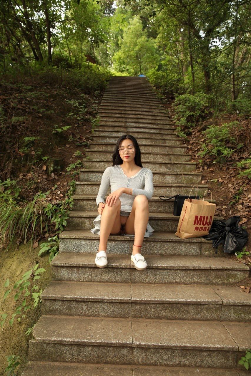 大学教室大尺度视频被曝-小雪胸好大做得很爽 - 小鸡AV糟蹋小少妇17p