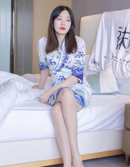 年轻的小婕子A片