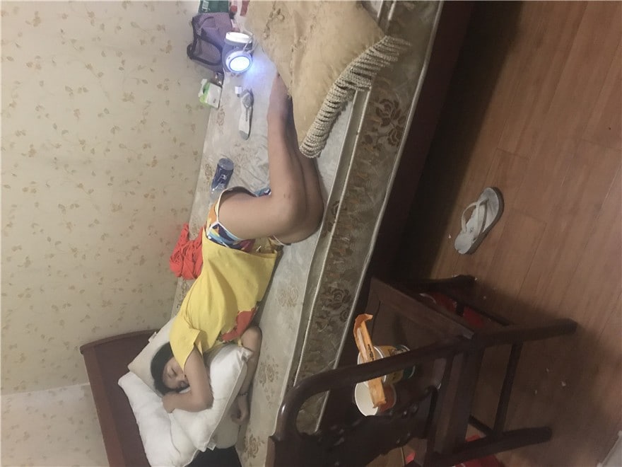 艳妇厨房激情偷换-一女被两男吃奶添下A片V - 小鸡AV亚洲乱码日产精品BD在线看