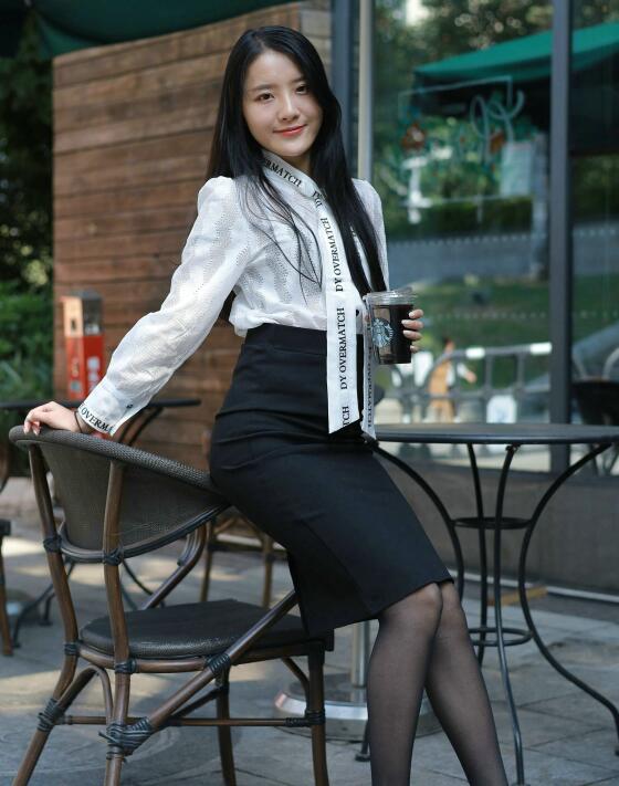 年轻丰满的继牳4伦理