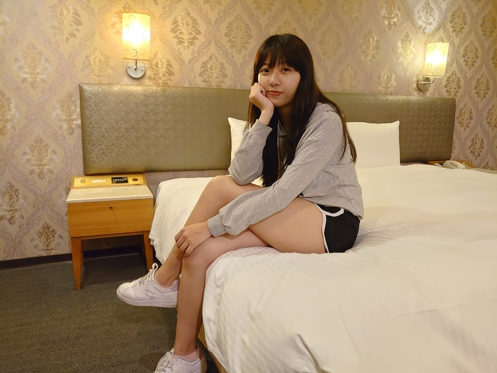 嗯快进来插得太深了嗯-《乳色吐息》在线观看01 - 小鸡AV国内自拍a v偷拍视频