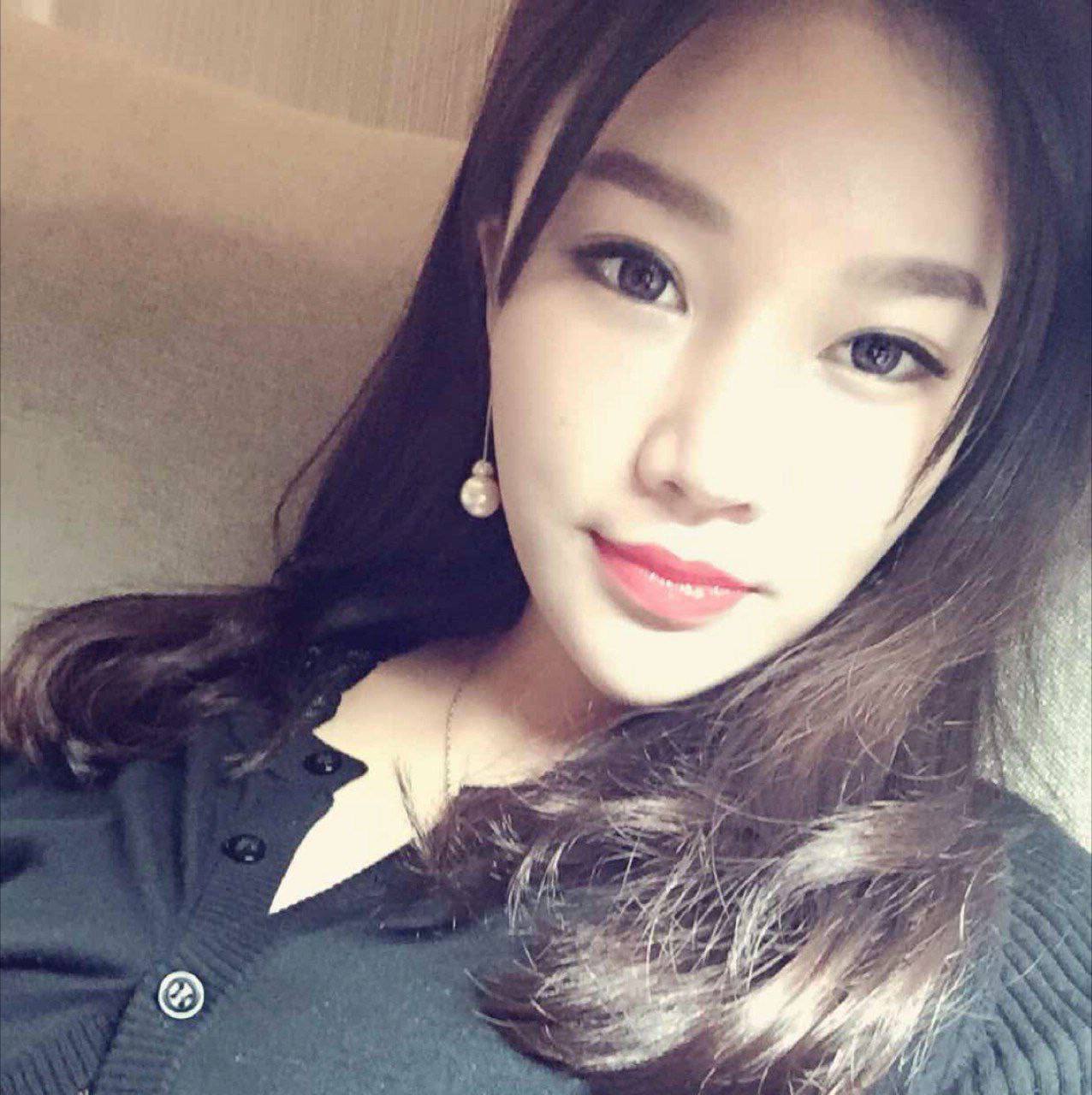 我和寡妇房东在做爰HD